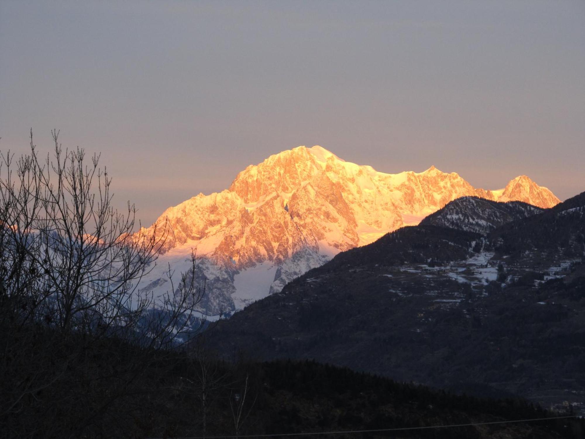 Aosta Maisongnemaz Bagian luar foto